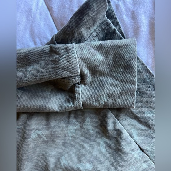 Athleta Green Camouflage Crop Hoodie - Picture 4 of 7